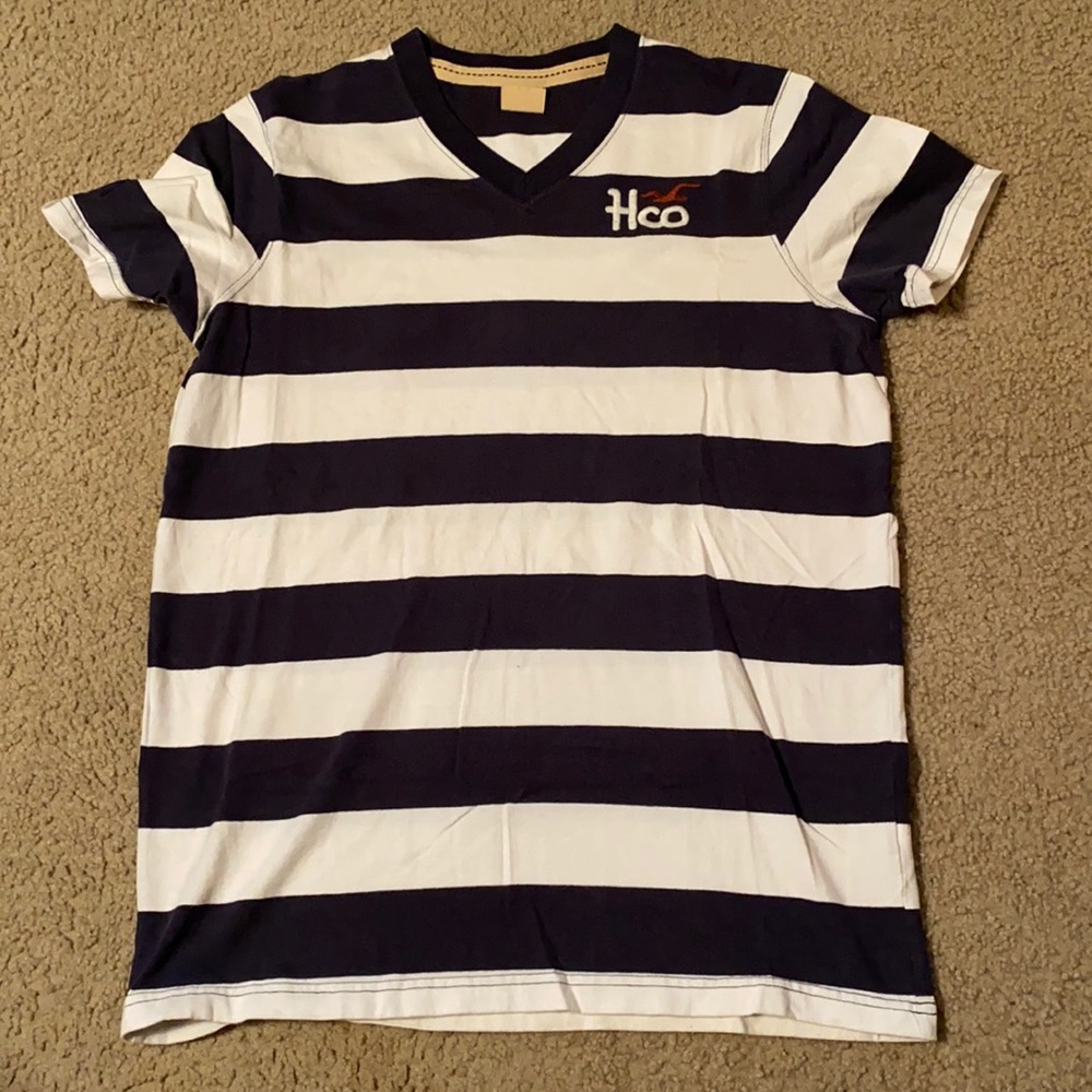 Hollister V-Neck